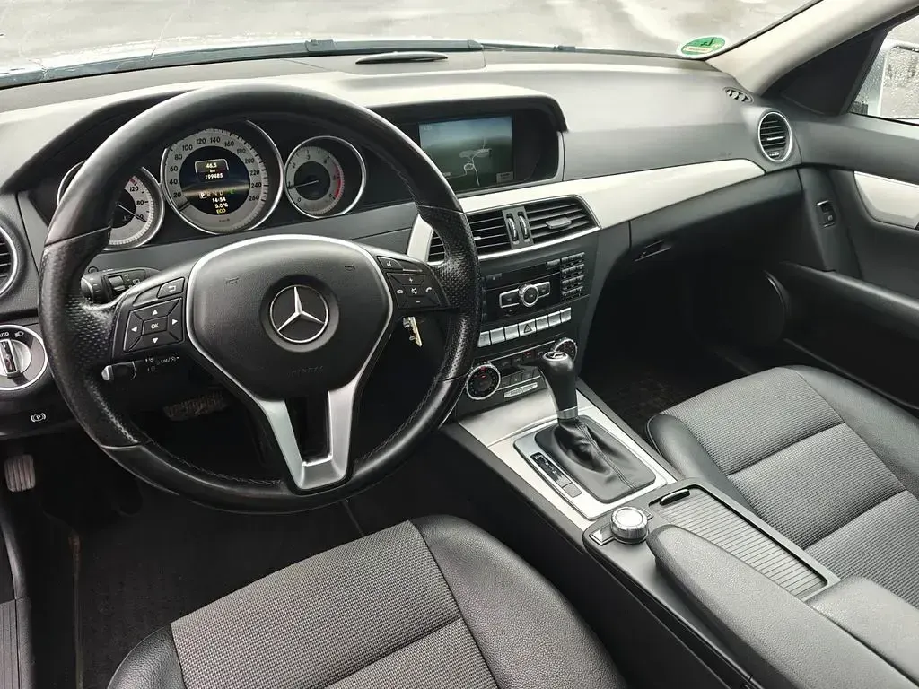 Gebraucht Mercedes C250 Avantgarde 204 PS (150 kW) 2012 Silber Limousine