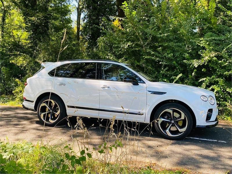 Weiß Gebraucht 2023 Bentley Bentayga SUV | 219.900 € (Fairer Preis) - Bild 1/4