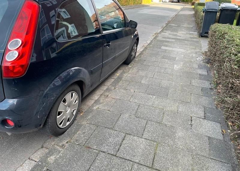 Gebraucht Ford Fiesta 60 PS (44 kW) 2007 Blau Kleinwagen