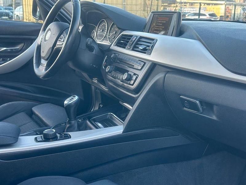 Gebraucht BMW 320 Sport Line 184 PS (135 kW) 2015 Schwarz Kombi