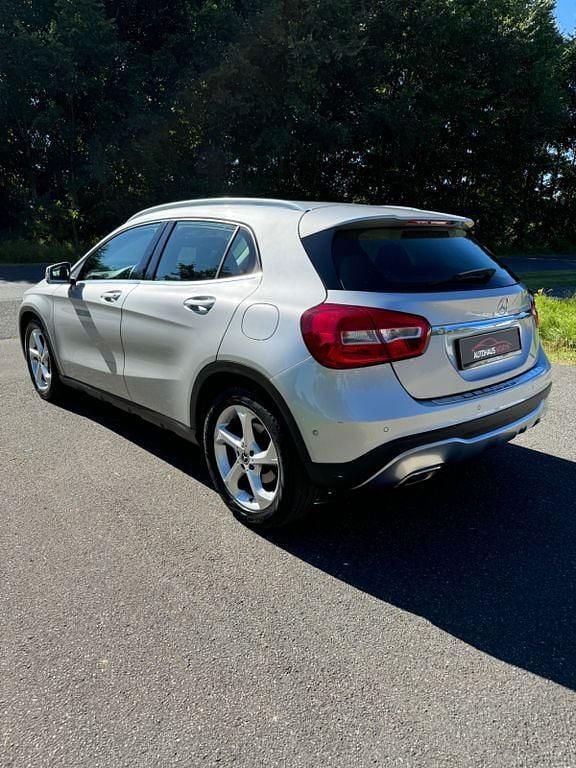 Gebraucht Mercedes GLA180 122 PS (89 kW) 2017 Silber SUV