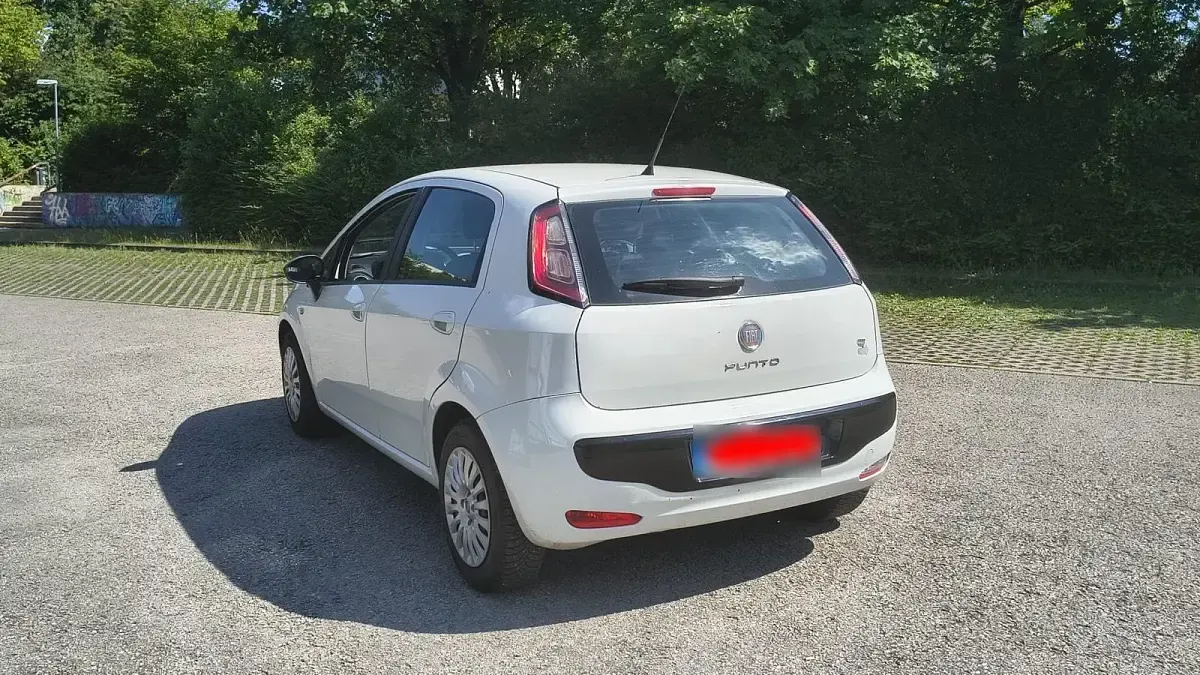 Gebraucht Fiat Punto 70 PS (51 kW) 2011 Weiß Kleinwagen