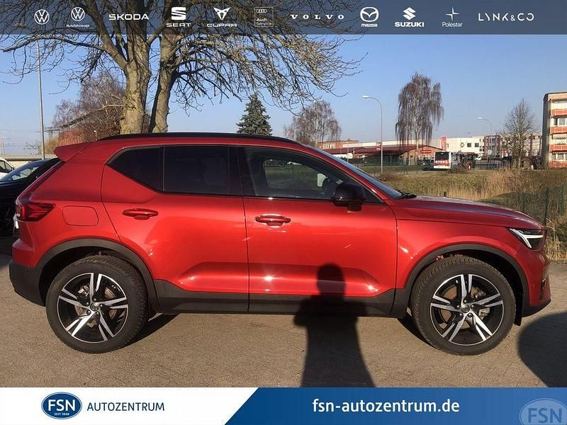 Gebraucht Volvo XC40 Plus 163 PS (119 kW) 2025 Schwarz SUV