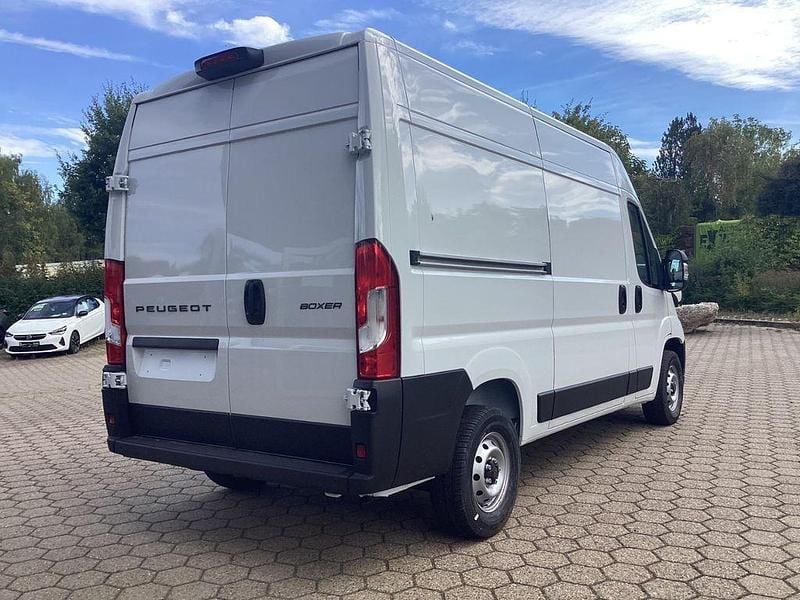 Gebraucht Peugeot Boxer 140 PS (102 kW) 2025 Eis weiß Van