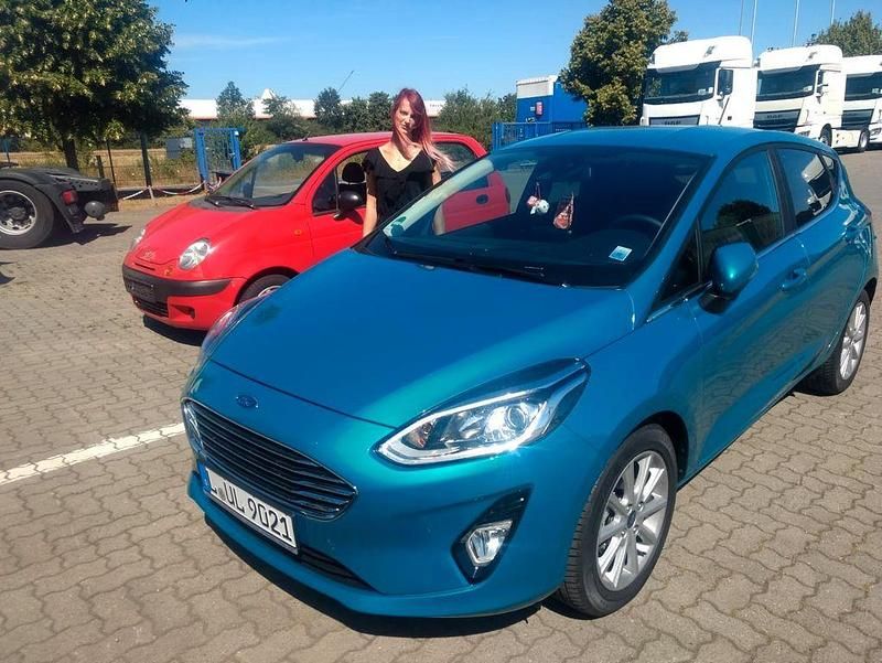 Gebraucht Ford Fiesta Titanium 125 PS (91 kW) 2018 Blau Limousine