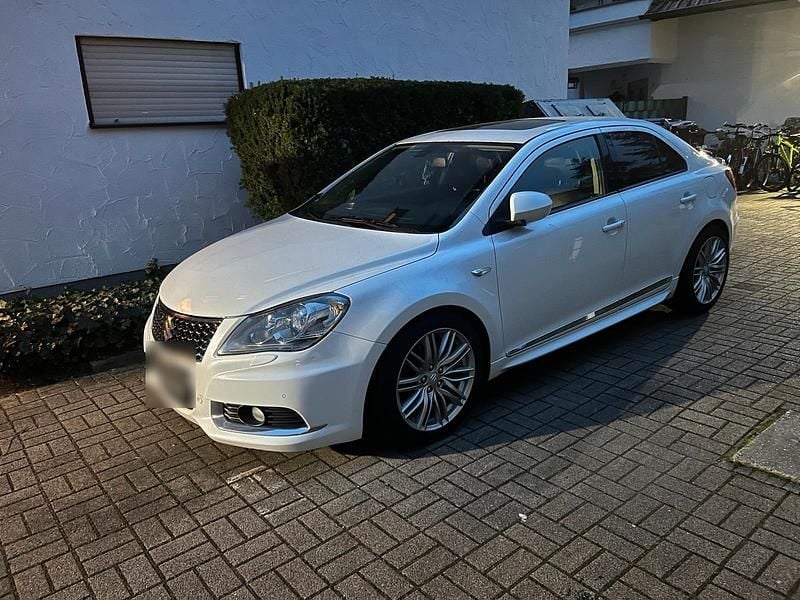 Gebraucht Suzuki Kizashi 178 PS (130 kW) 2011 Weiß Limousine