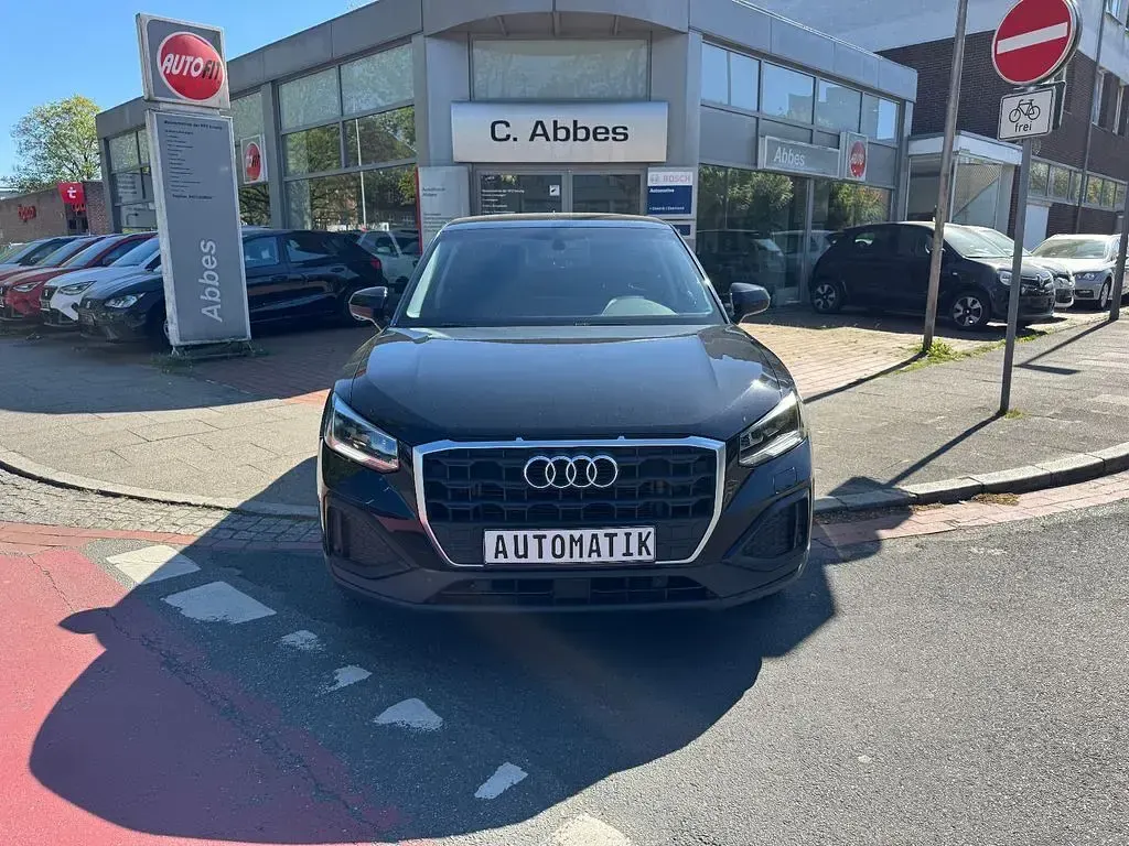Gebraucht Audi Q2 Basis 150 PS (110 kW) 2022 Schwarz SUV