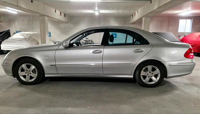Gebraucht Mercedes E320 Avantgarde 224 PS (164 kW) 2002 Silber Limousine