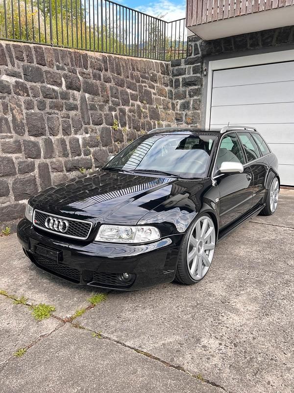 Schwarz Gebraucht 2001 Audi RS4 Kombi | 35.900 € (Superpreis) - Bild 1/4