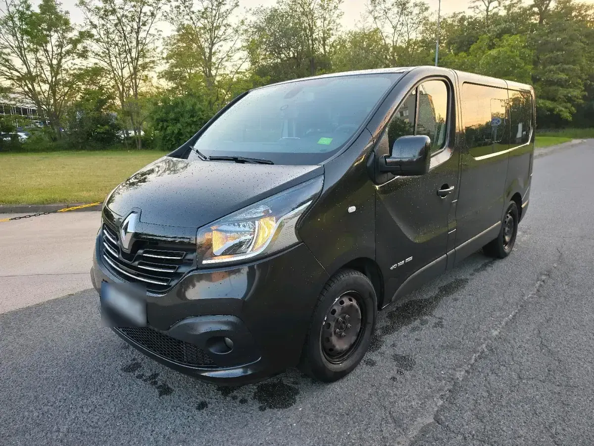 Gebraucht Renault Trafic 125 PS (91 kW) 2016 Schwarz Van / Kleinbus
