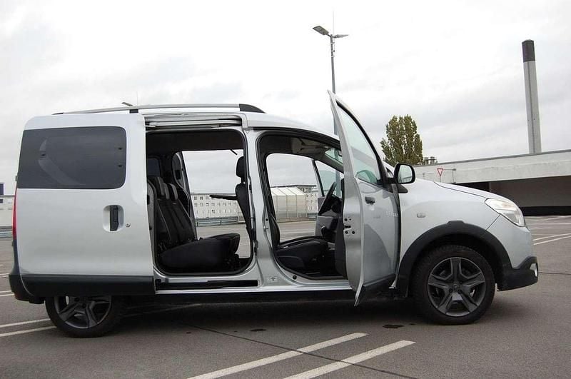 Gebraucht Dacia Dokker Stepway 116 PS (85 kW) 2017 Silber Van / Kleinbus