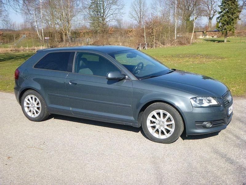Usata Audi A3 Ambition 105 CV (77 kW) 2012 Grigio Utilitaria
