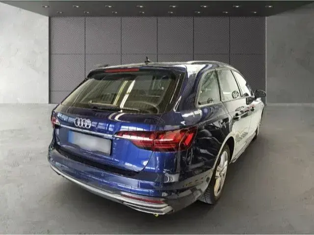 Gebraucht Audi A4 Advanced Plus 204 PS (150 kW) 2023 Navarrablau metallic Kombi