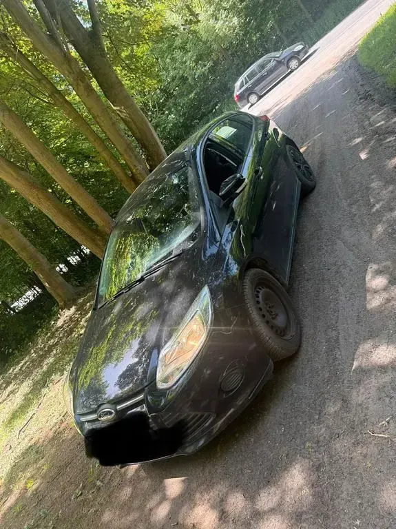 Usado Ford Focus 101 CV (74 kW) 2014 Negro Berlina