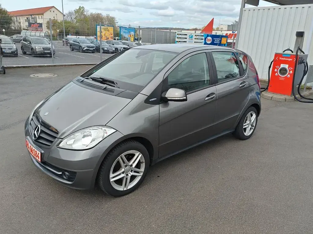 Gebraucht Mercedes A160 95 PS (69 kW) 2011 Grau Limousine