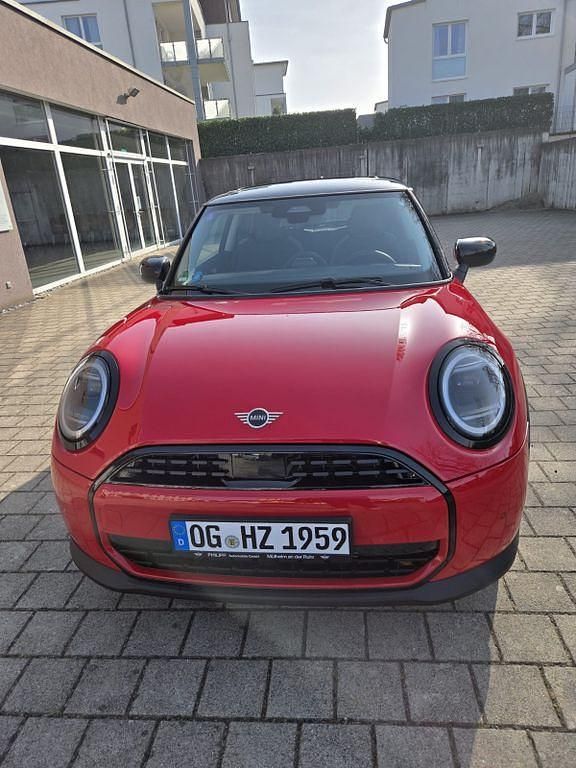 Gebraucht Mini Cooper Classic 156 PS (114 kW) 2024 Rot Kleinwagen