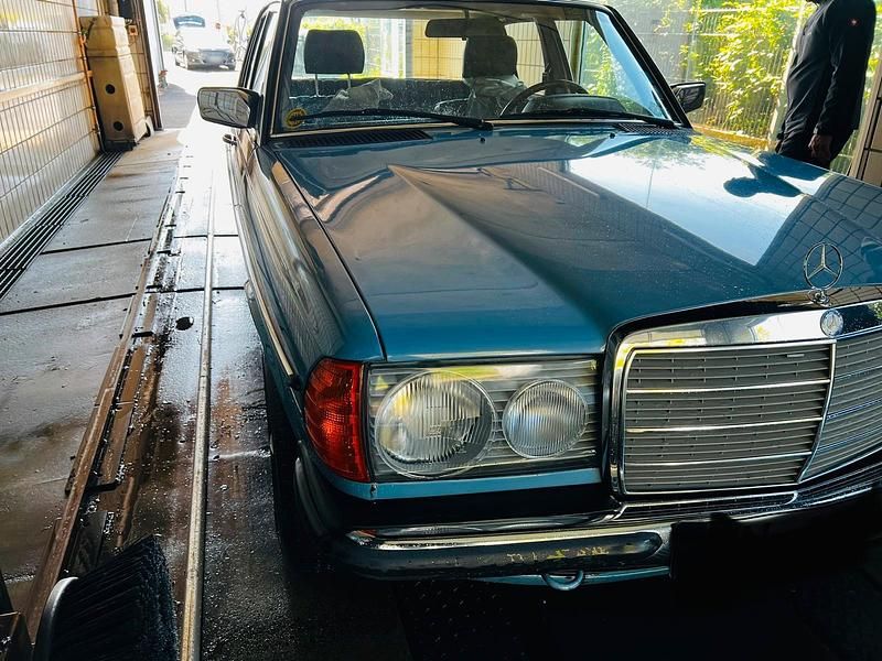 Gebraucht Mercedes 230 1980 Blau Limousine