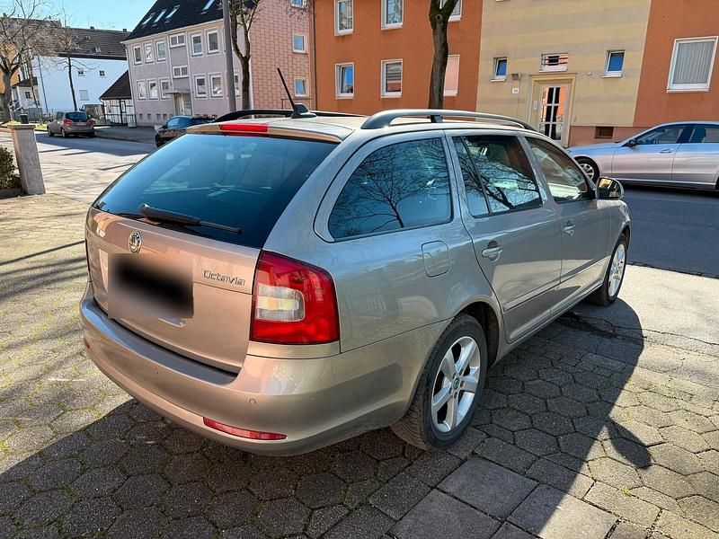 Gebraucht Skoda Octavia 110 PS (80 kW) 2013 Gold Kombi