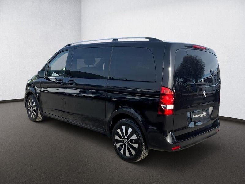 Gebraucht Mercedes V220 163 PS (119 kW) 2025 Obsidianschwarz Van / Kleinbus
