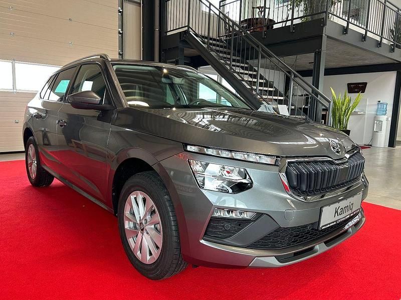 Neu Skoda Kamiq Selection 116 PS (85 kW) 2025 Grau SUV