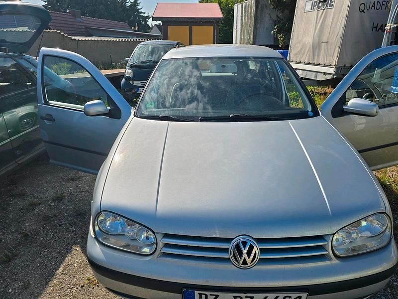 Silber Gebraucht 2001 VW Golf IV Limousine | 500 € (Superpreis) - Bild 1/4
