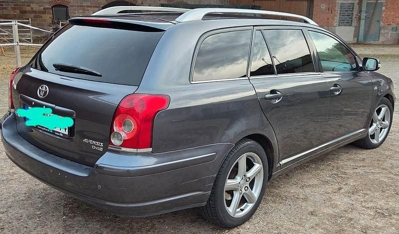 Grau Gebraucht 2006 Toyota Avensis Executive Limousine | 2.100 € (Fairer Preis) - Bild 1/4