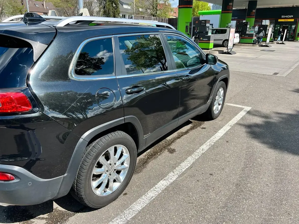 Gebraucht Jeep Cherokee 200 PS (147 kW) 2015 Schwarz SUV