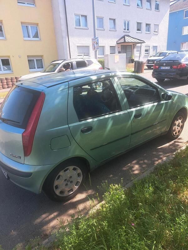 Grün Gebraucht 2000 Fiat Punto Kleinwagen | 750 € (Fairer Preis) - Bild 1/4