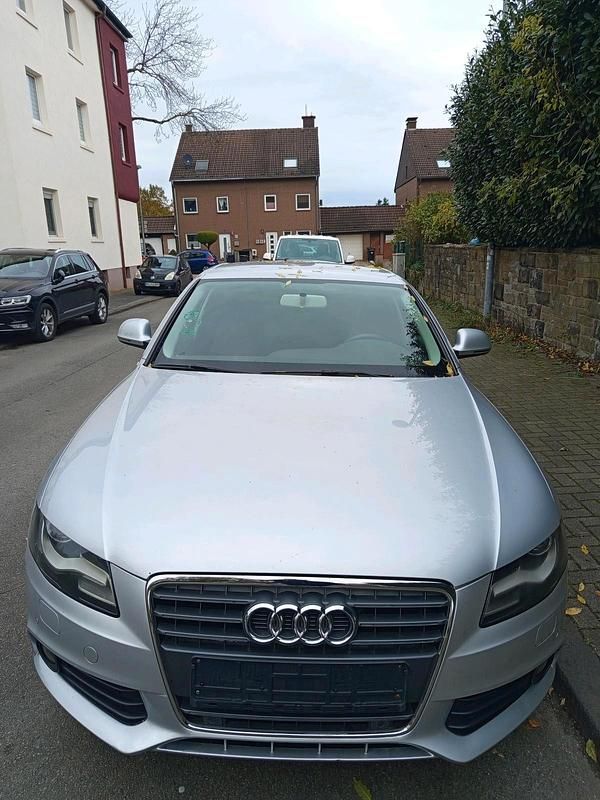 Silber Gebraucht 2009 Audi A4 Limousine | 5.300 € (Guter Preis) - Bild 1/4