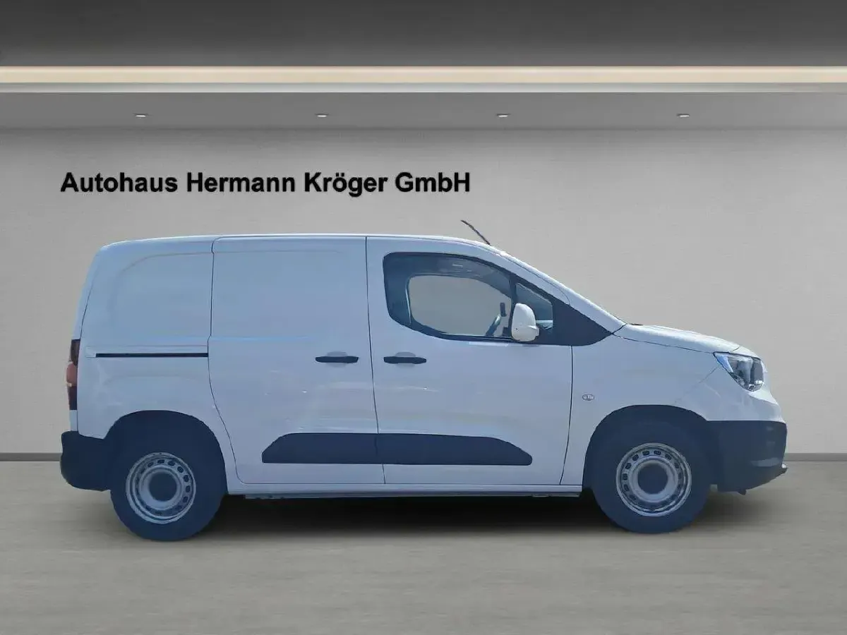 Gebraucht Opel Combo Edition 102 PS (75 kW) 2021 Jade weiss/arktis weiss Van / Kleinbus