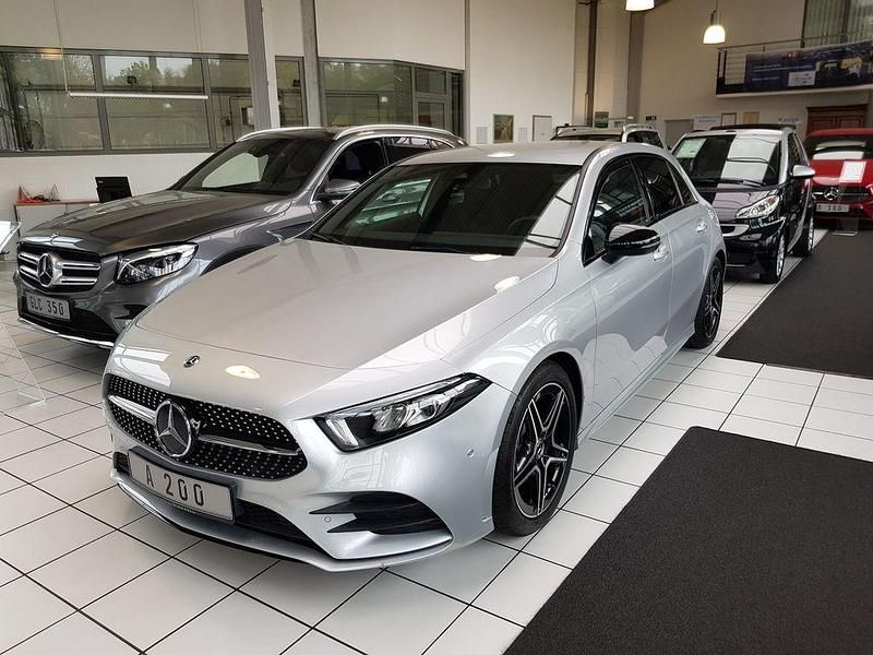 Silber Gebraucht 2019 Mercedes A200 AMG Limousine | 24.900 € (Fairer Preis) - Bild 1/4