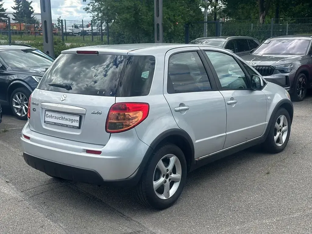Gebraucht Suzuki SX4 99 PS (72 kW) 2008 Silber metallic (metallic) SUV