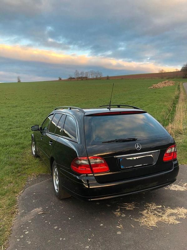 Gebraucht Mercedes E200 136 PS (100 kW) 2008 Schwarz Kombi