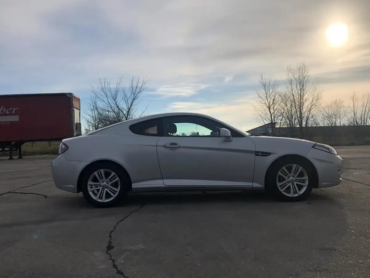 Gebraucht Hyundai Coupé 143 PS (105 kW) 2008 Silber Coupé