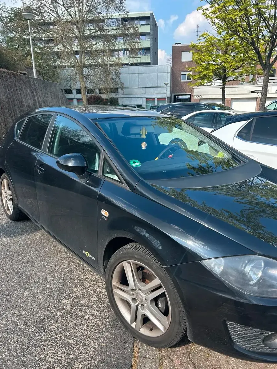 Gebraucht Seat Leon 105 PS (77 kW) 2012 Schwarz Kleinwagen