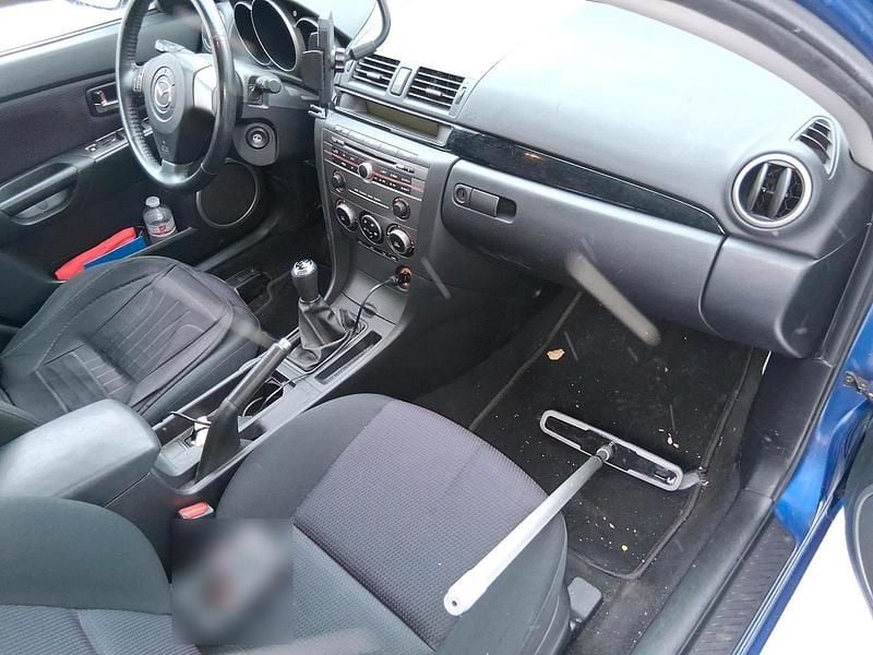 Usata Mazda 3 105 CV (77 kW) 2007 Blu Berlina