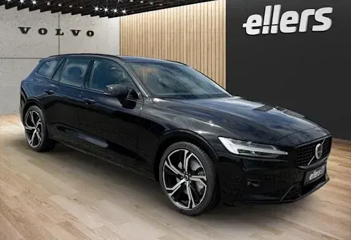 Gebraucht Volvo V60 Plus 197 PS (144 kW) 2024 Schwarz Kombi