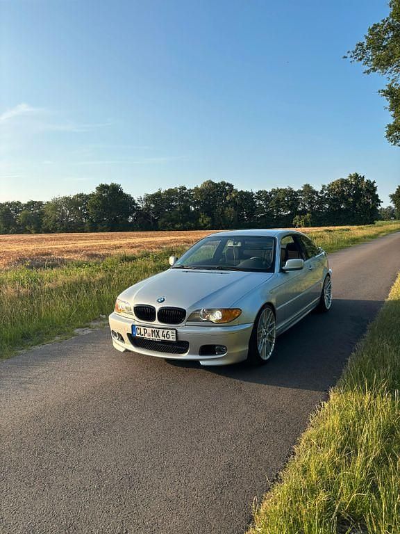 Silber Gebraucht 2003 BMW 330 M Sport Coupé | 12.250 € (Etwas zu teuer) - Bild 1/4