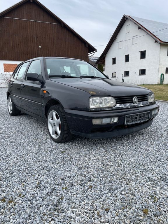 Gebraucht VW Golf III 90 PS (66 kW) 1996 Schwarz Limousine
