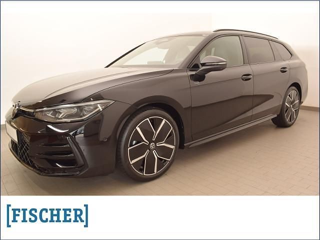 Gebraucht VW Passat R-line 150 PS (110 kW) 2024 Grenadillschwarz metallic (schwarz) Kombi