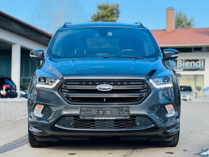 Gebraucht Ford Kuga ST-Line 242 PS (177 kW) 2018 Grau SUV