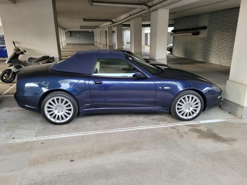 Blau Gebraucht 2003 Maserati Spyder Cabrio | 33.900 € (Etwas zu teuer) - Bild 1/2