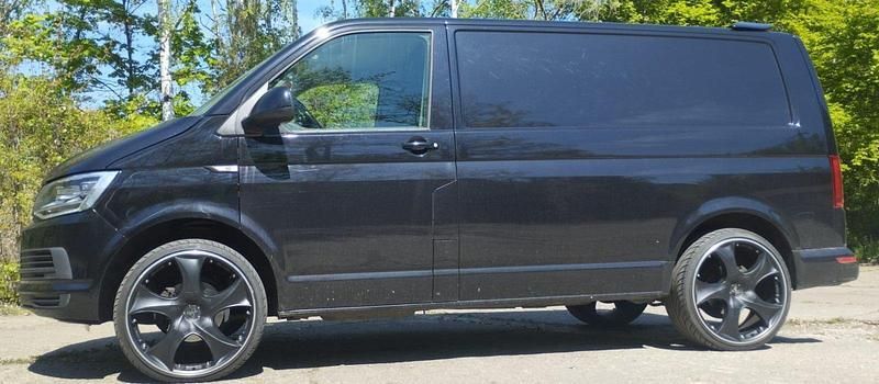 Schwarz Gebraucht 2019 VW T6.1 Van | 22.500 € (Superpreis) - Bild 1/4
