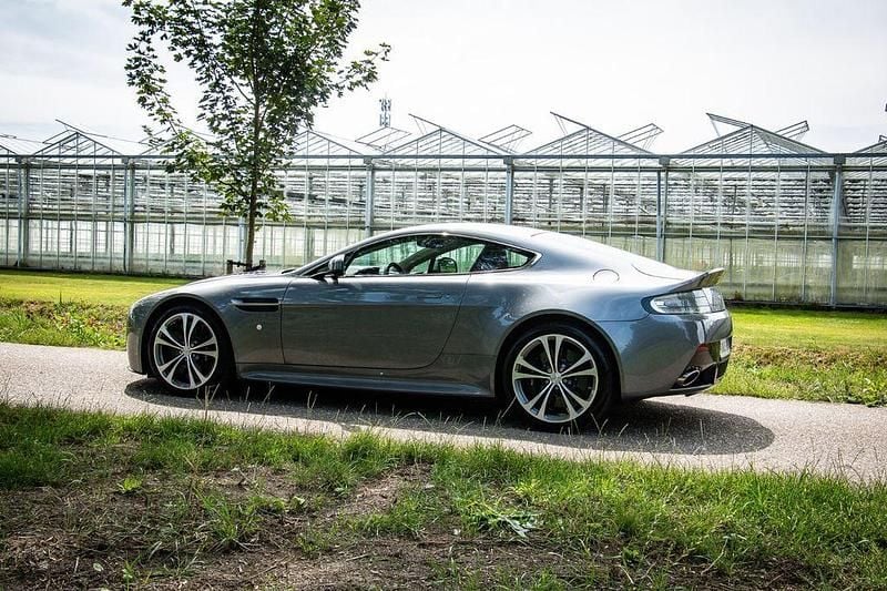 Gebraucht Aston Martin V12 Vantage 517 PS (380 kW) 2011 Silber