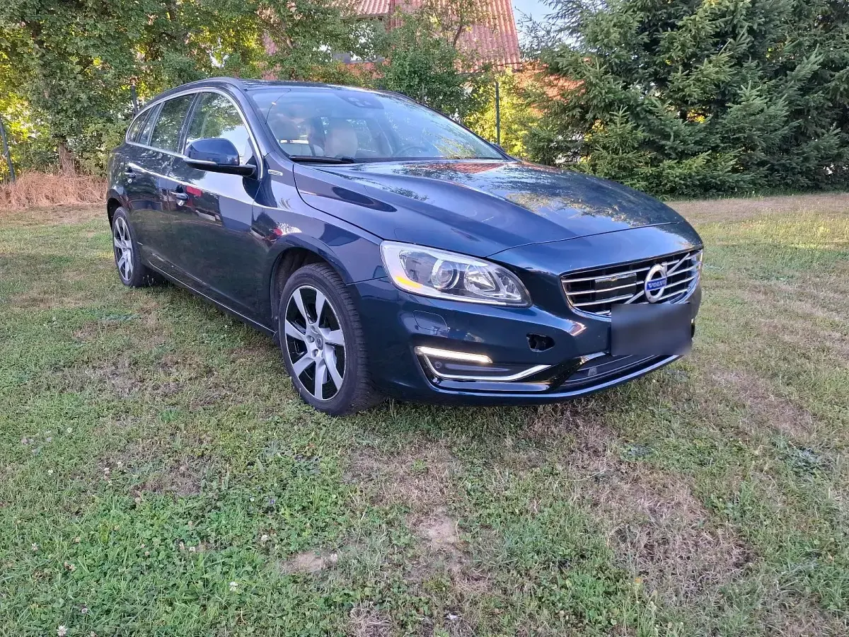 Gebraucht Volvo V60 215 PS (158 kW) 2014 Blau Kombi