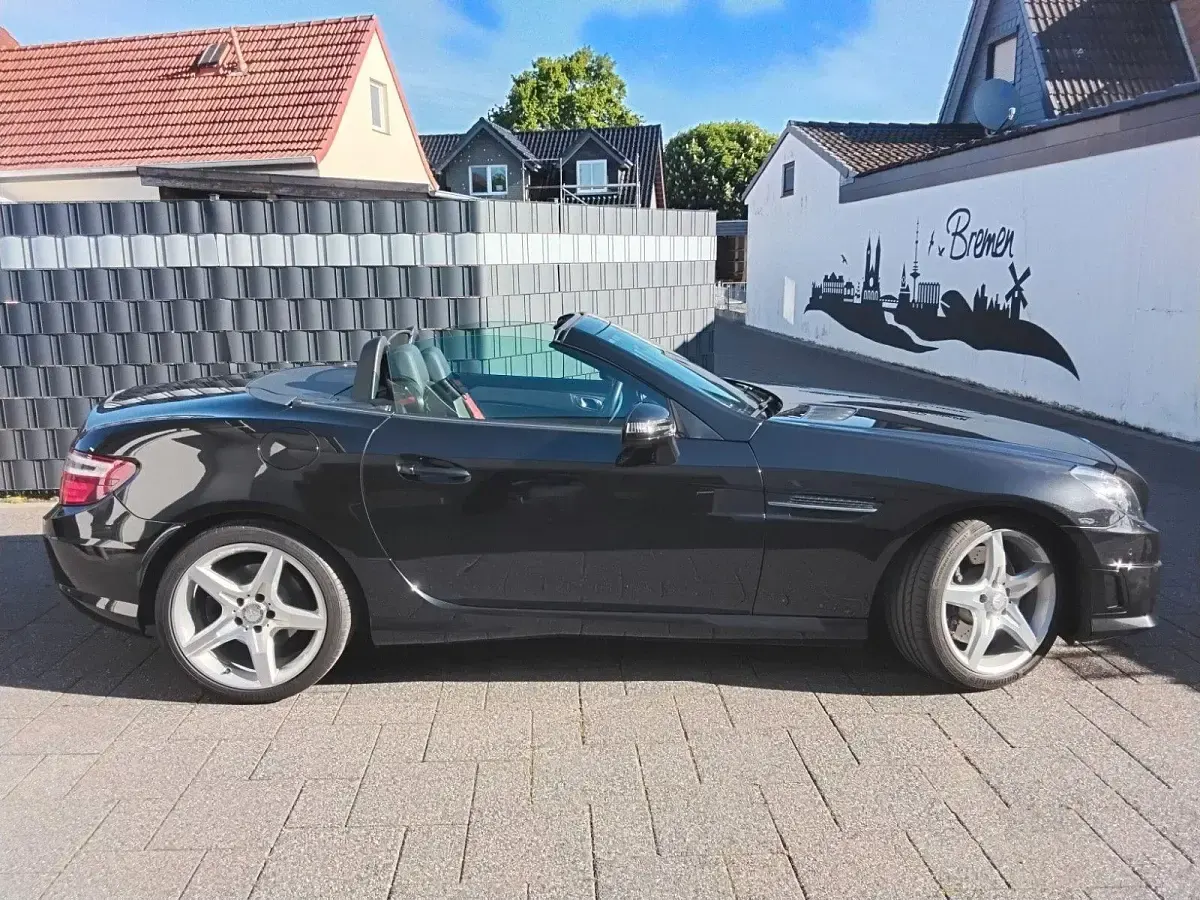 Gebraucht Mercedes SLK250 AMG Edition 1 204 PS (150 kW) 2011 Schwarz Cabrio