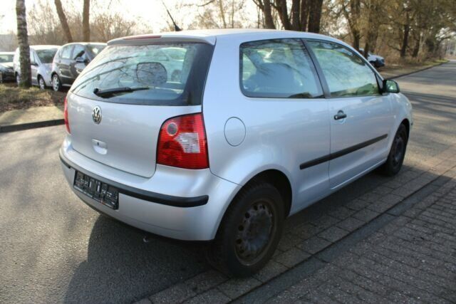 Gebraucht VW Polo Basis 64 PS (47 kW) 2001 Silber metallic Kleinwagen