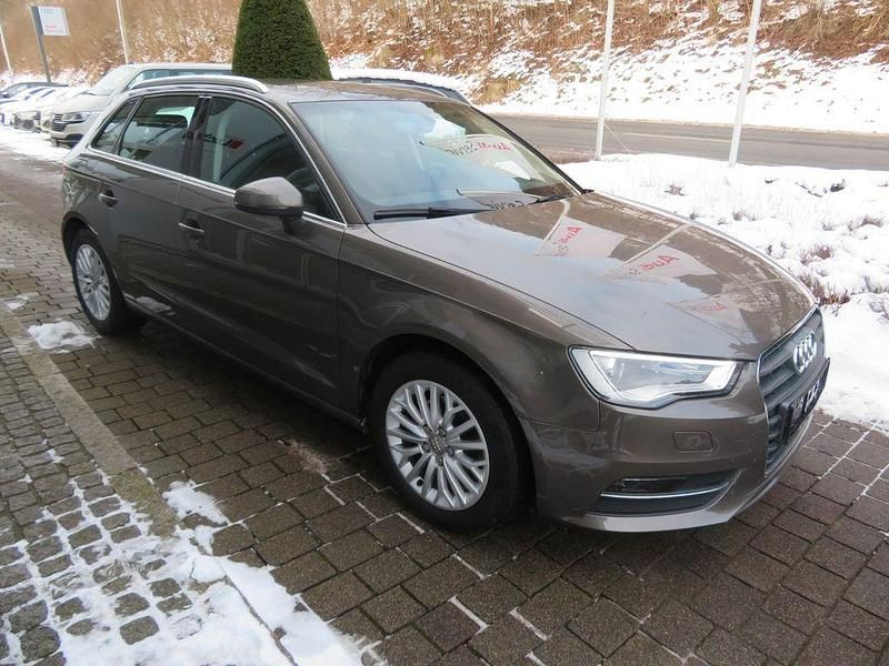 Gebraucht Audi A3 Ambiente 125 PS (91 kW) 2016 Grau Limousine