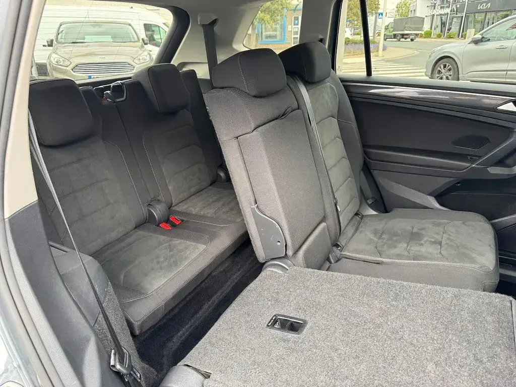Gebraucht VW Tiguan Allspace Highline 239 PS (175 kW) 2020 Grau SUV