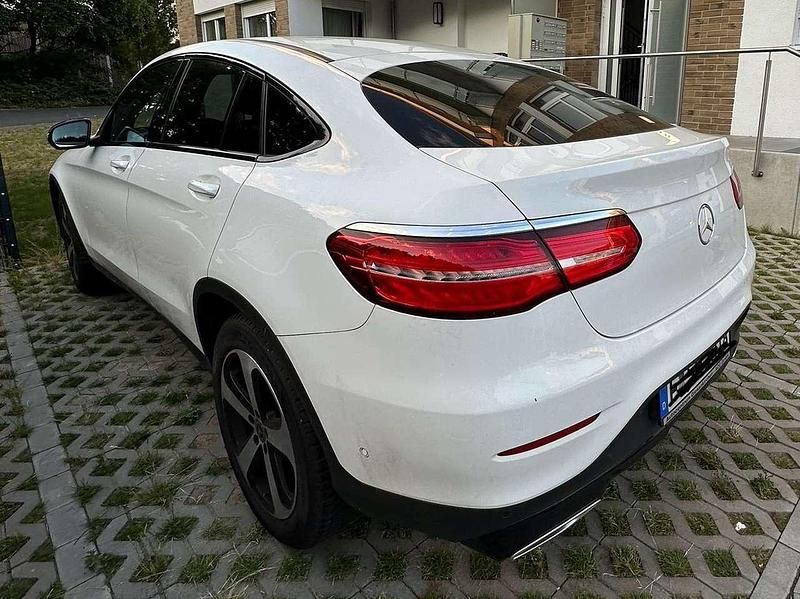 Weiß Gebraucht 2018 Mercedes GLC250 Exclusive SUV | 34.900 € - Bild 1/4